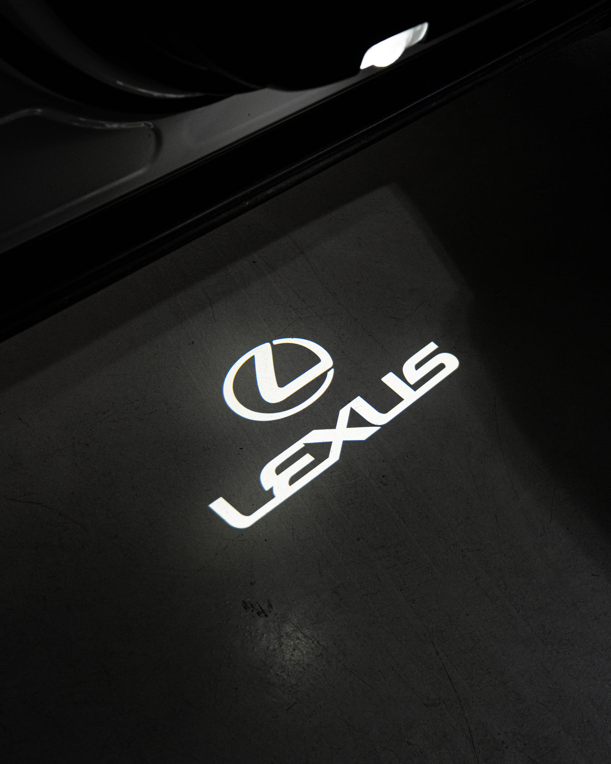LED LOGO DOOR LIGHTS : LEXUS