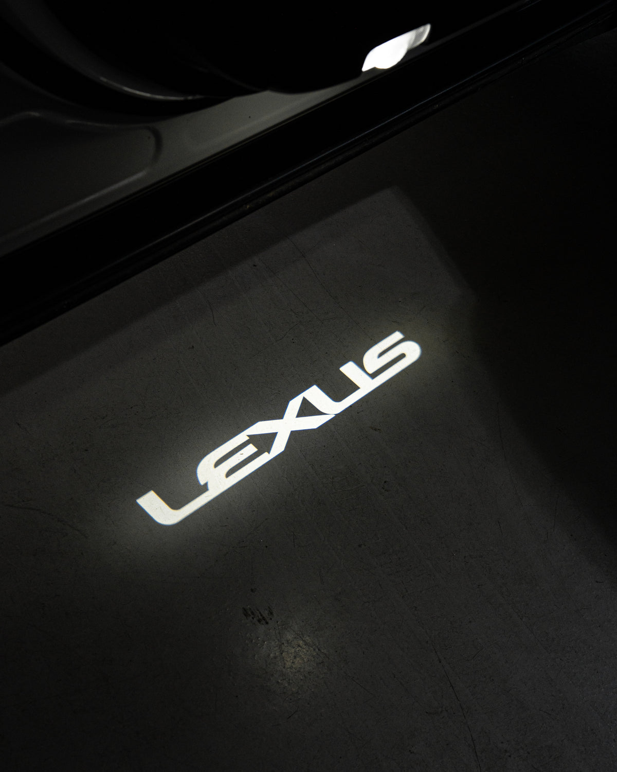 LED LOGO DOOR LIGHTS : LEXUS