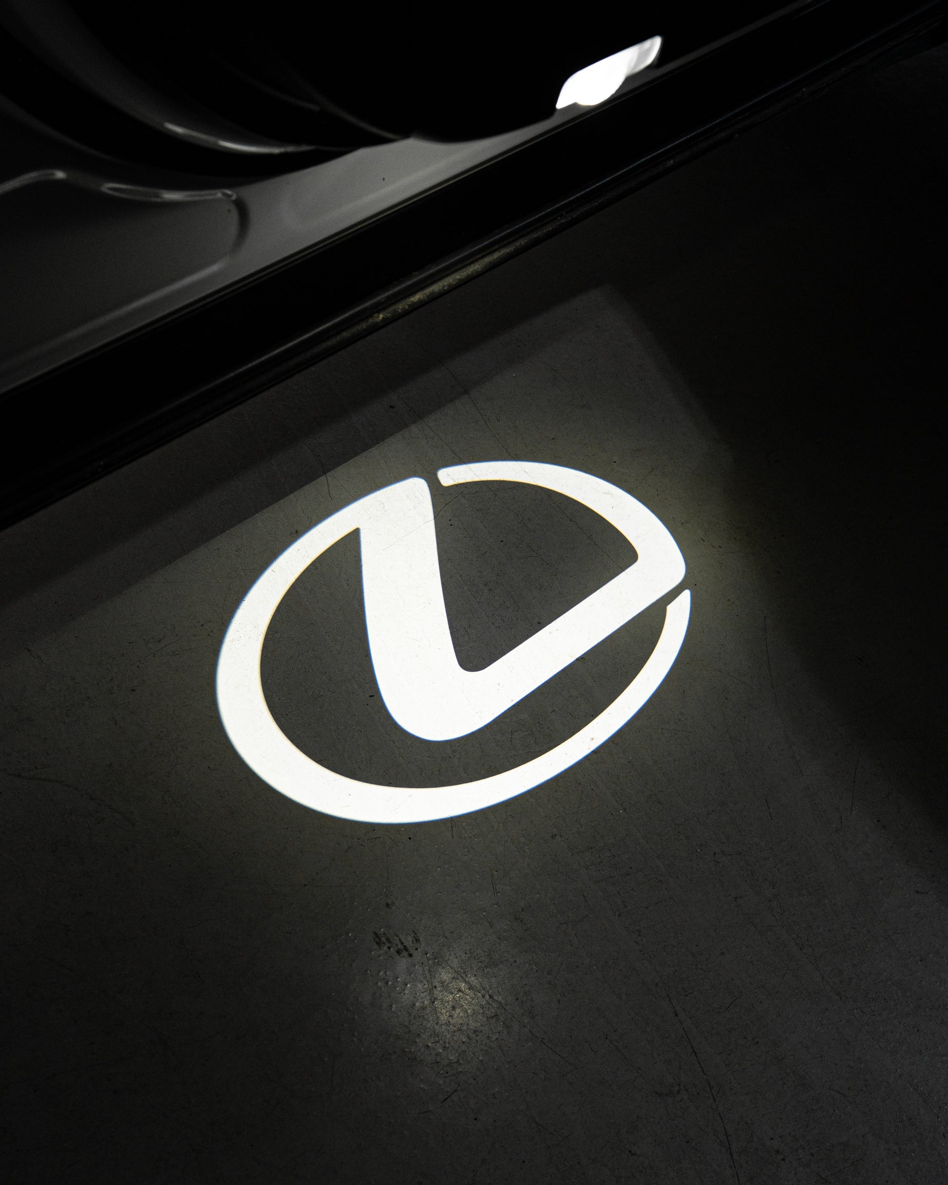 LED LOGO DOOR LIGHTS : LEXUS