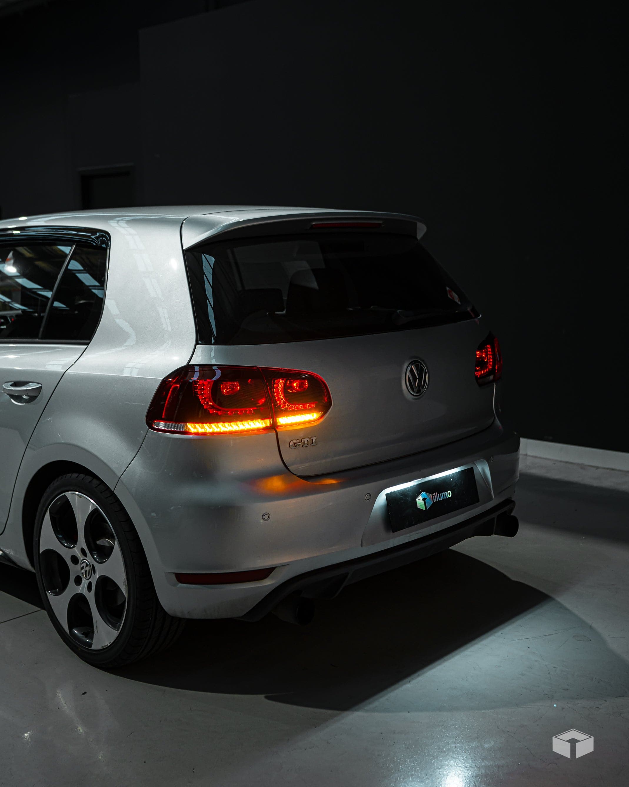 2008-2013 VW GOLF MK6R STYLE SEQUENTIAL LED TAIL LIGHTS