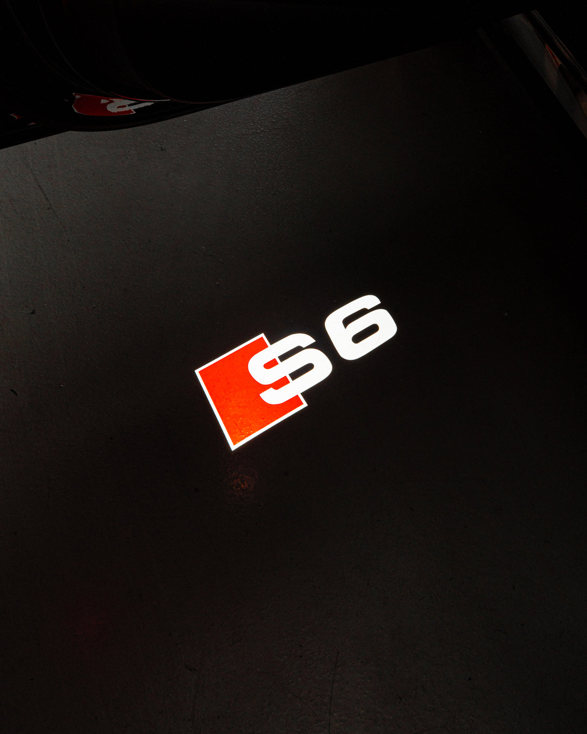 LED LOGO DOOR LIGHTS : AUDI