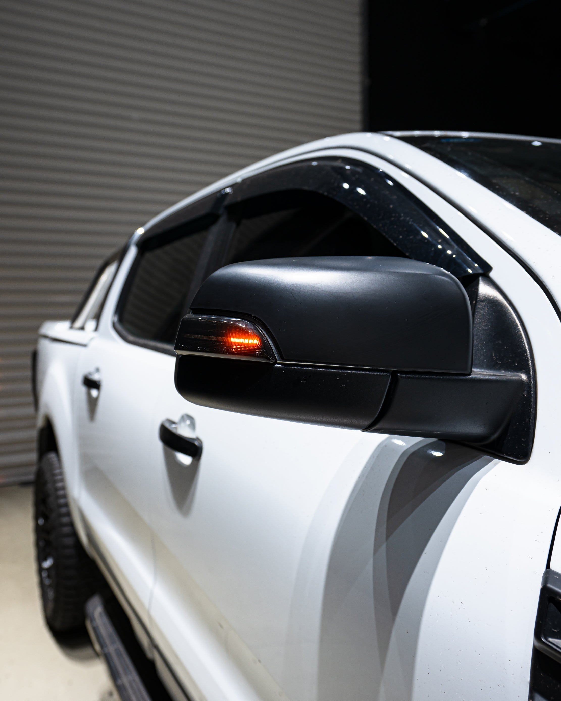 DYNAMIC MIRROR LED : FORD RANGER - iilumo