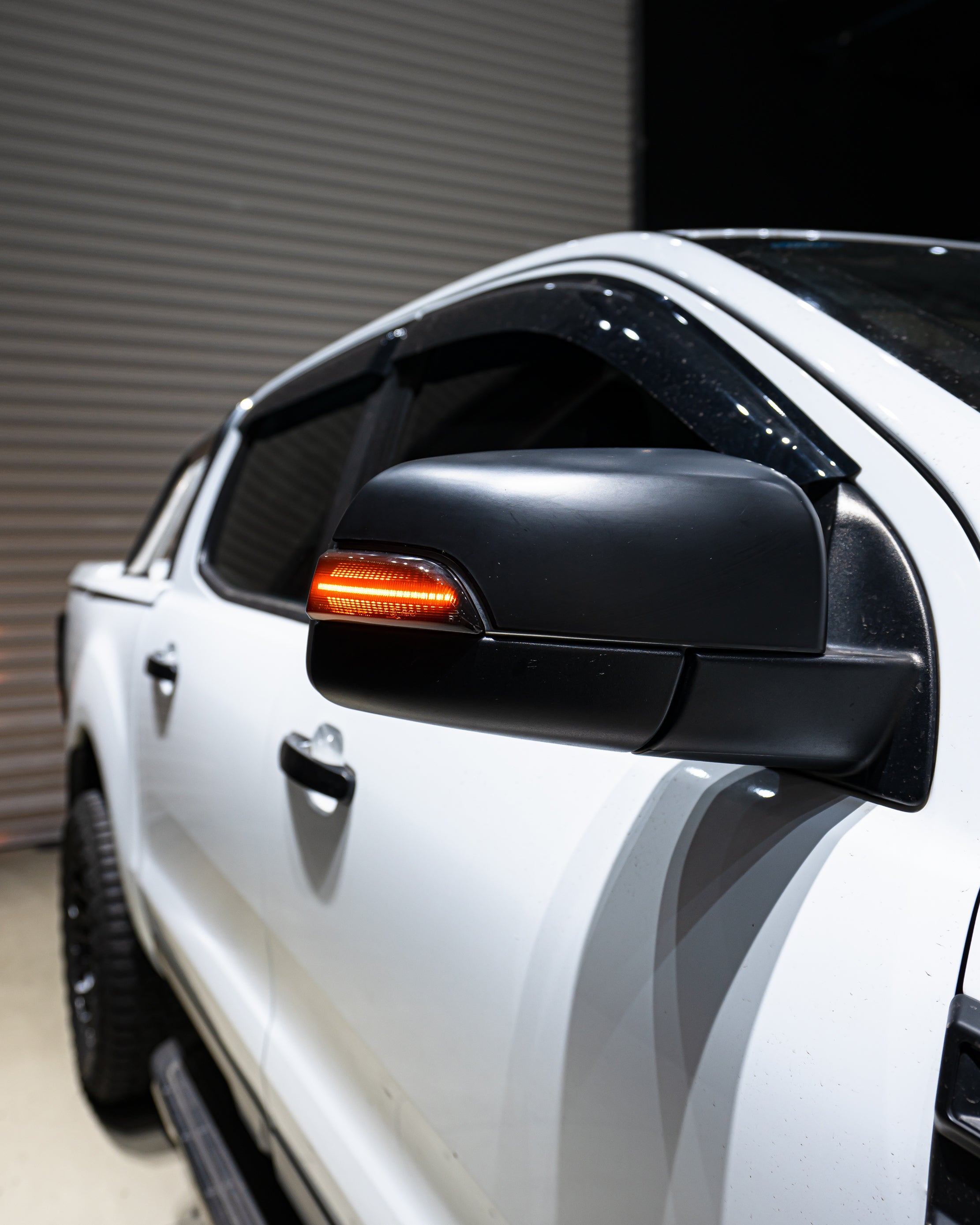 DYNAMIC MIRROR LED : FORD RANGER - iilumo