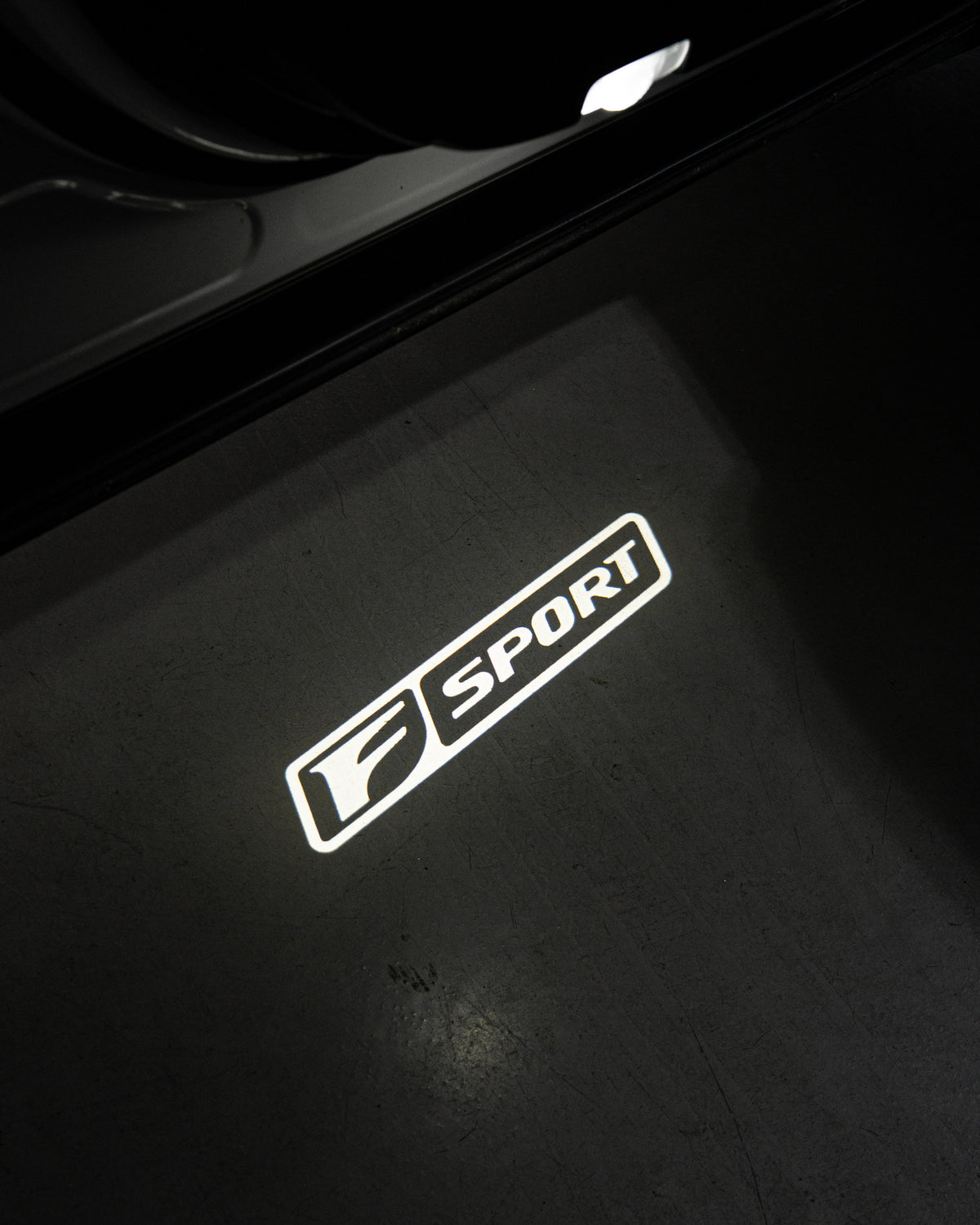 LED LOGO DOOR LIGHTS : LEXUS