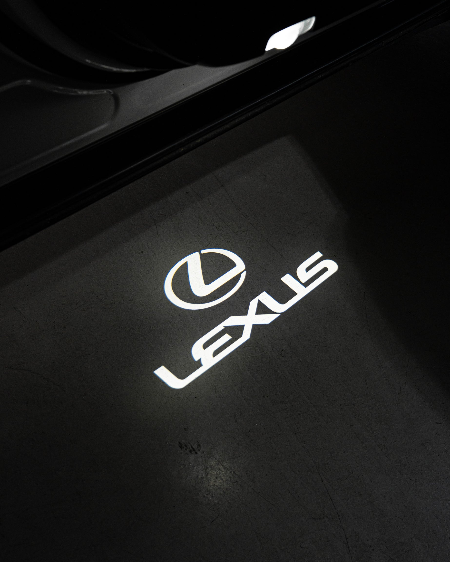 LED LOGO DOOR LIGHTS : LEXUS
