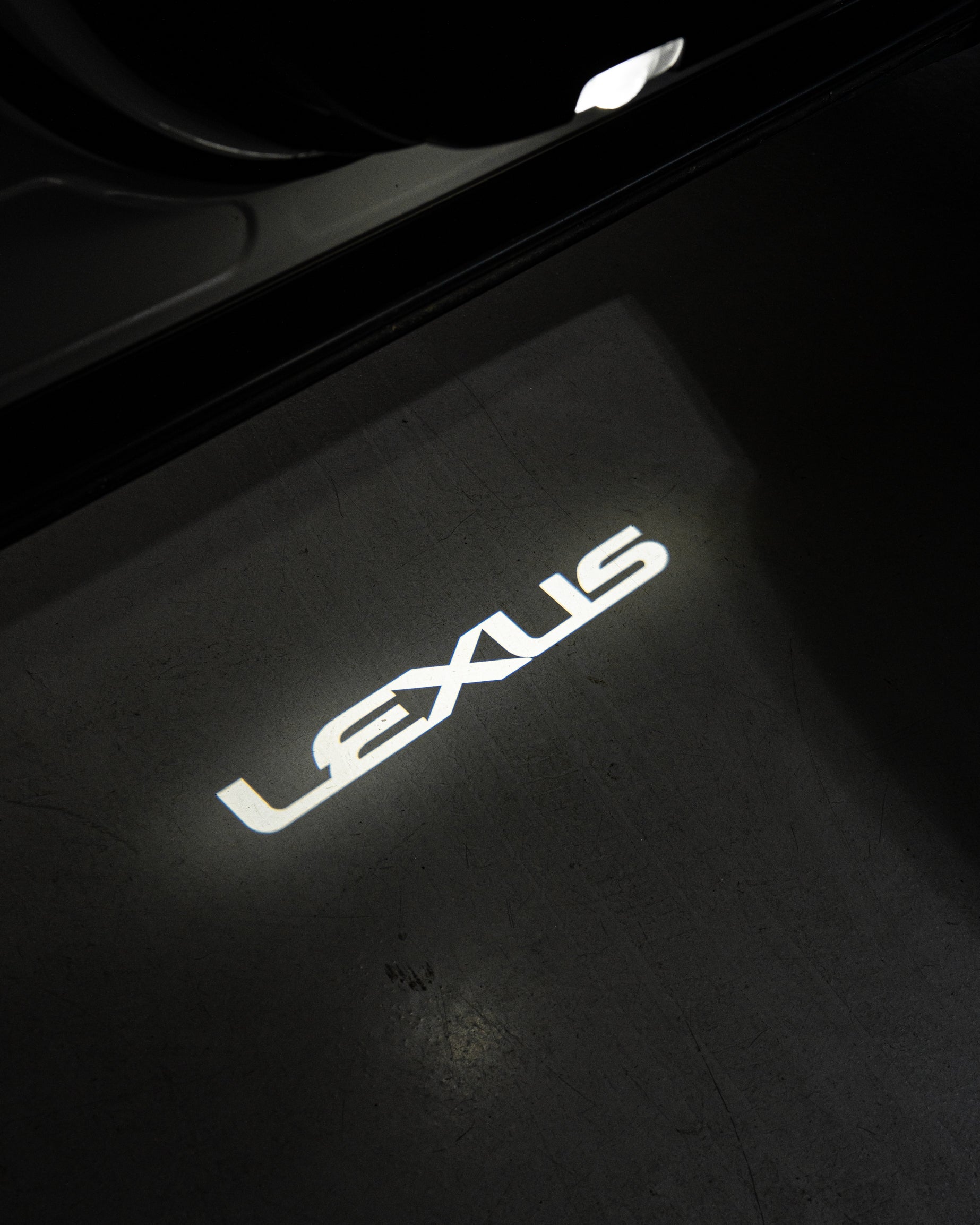 LED LOGO DOOR LIGHTS : LEXUS