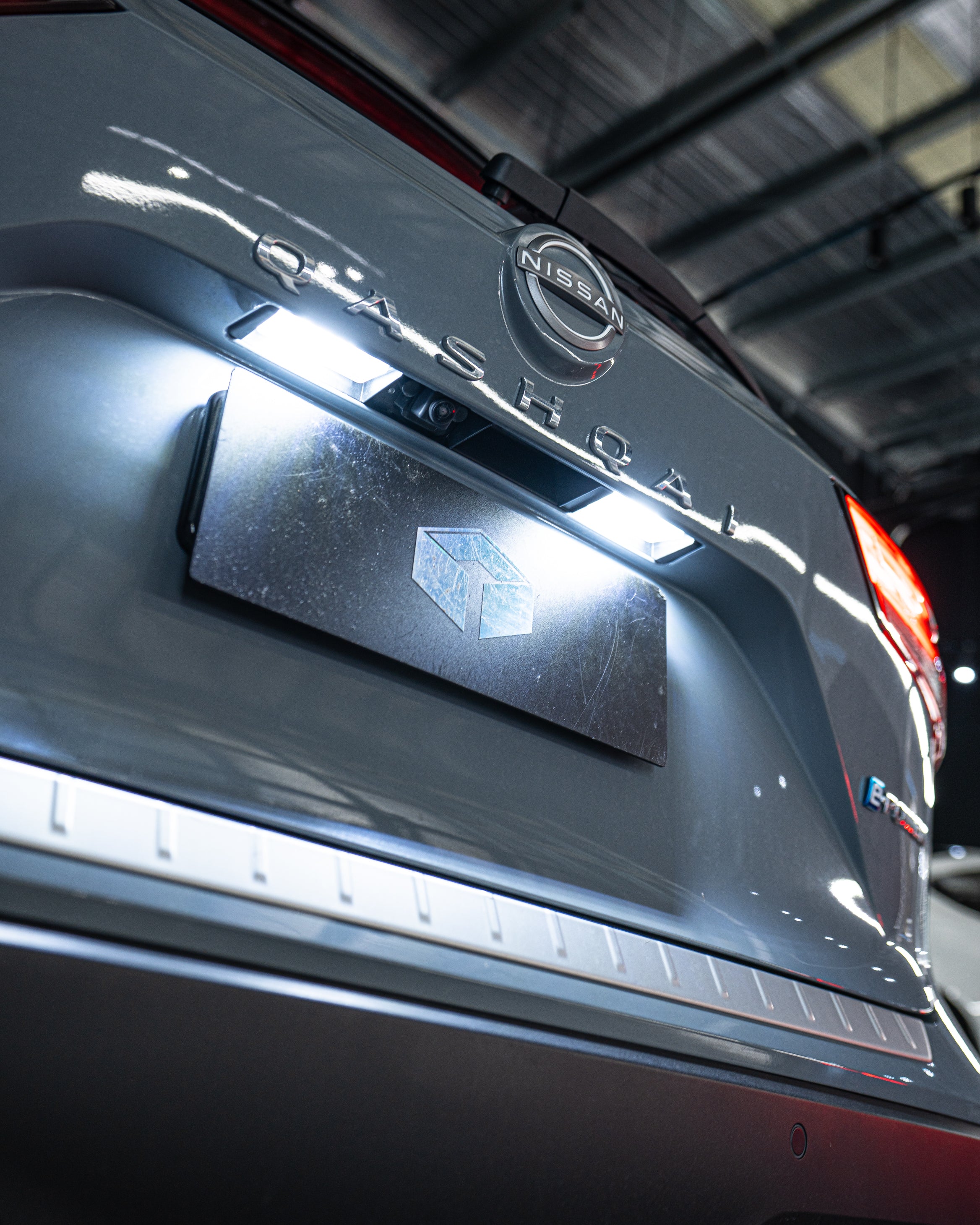 NUMBER PLATE LIGHTS : NISSAN QASHQAI